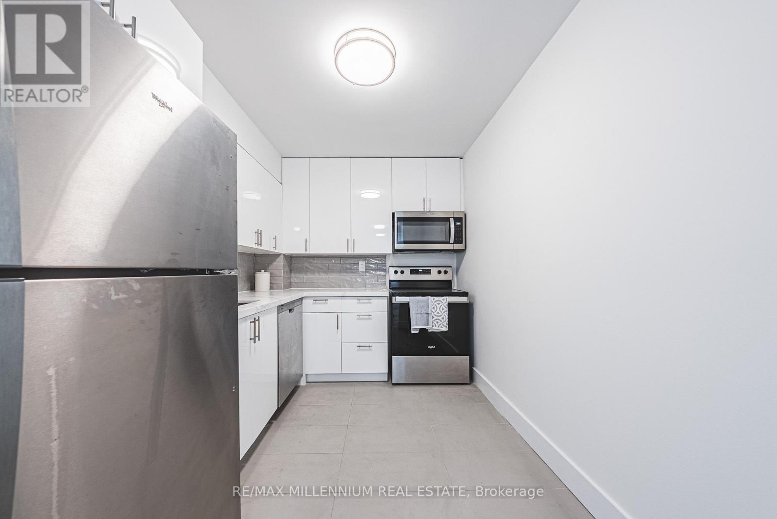 2002 - 2220 Marine Drive, Oakville, Ontario  L6L 5H1 - Photo 7 - W12799952