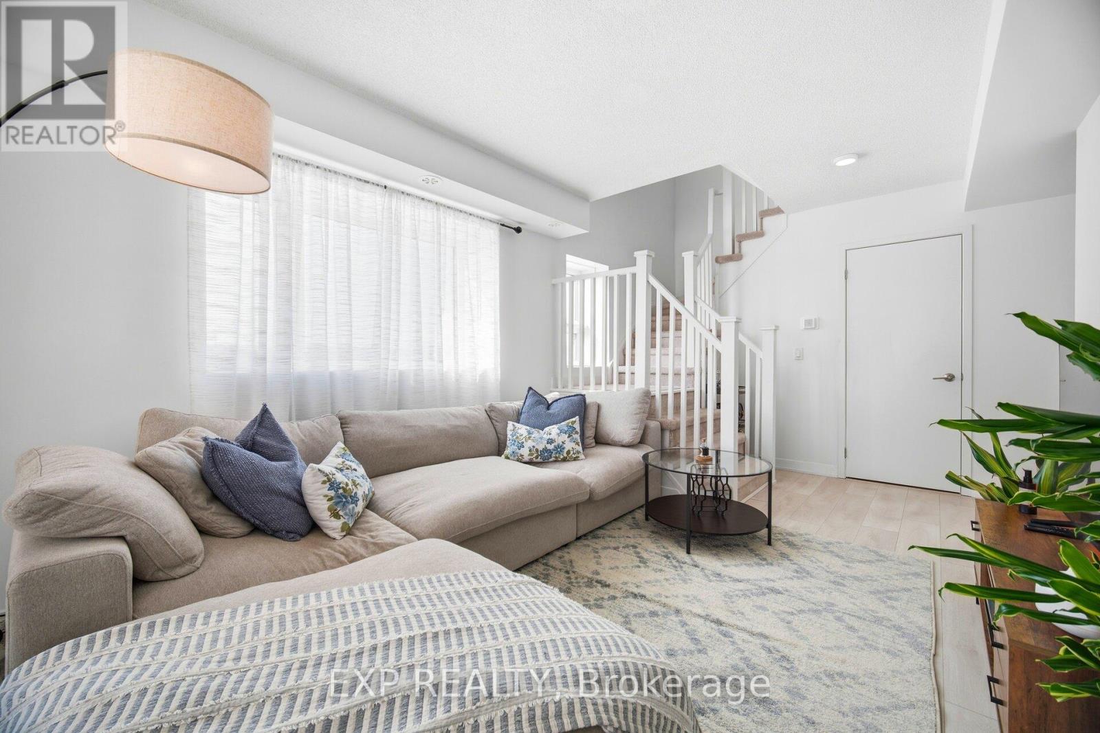 103 - 1135 Cooke Boulevard, Burlington, Ontario  L7T 0C3 - Photo 4 - W12799956