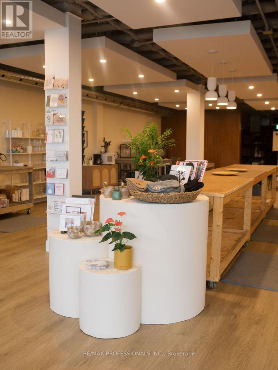 1 - 3261 Dundas Street W, Toronto, Ontario  M6P 2A3 - Photo 2 - W12799962