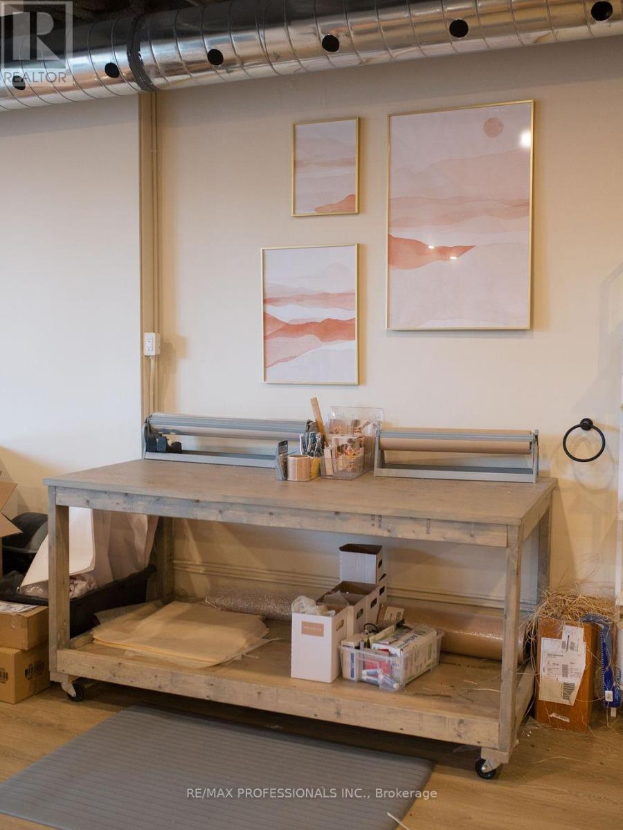 1 - 3261 Dundas Street W, Toronto, Ontario  M6P 2A3 - Photo 6 - W12799962