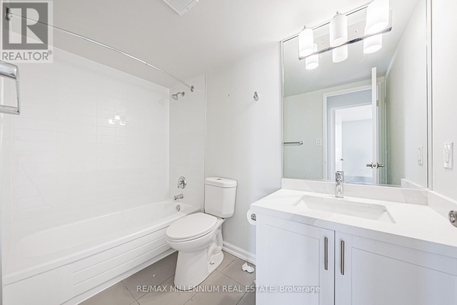 308 - 2220 Marine Drive, Oakville, Ontario  L6L 5H1 - Photo 13 - W12799968