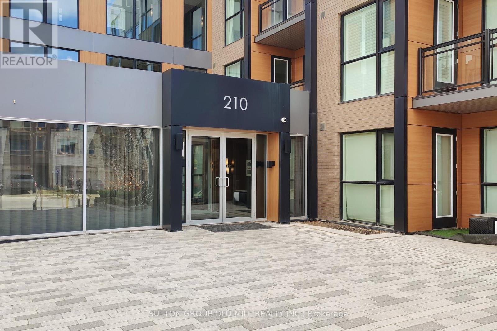 214 - 210 Sabina Drive, Oakville, Ontario  L6H 0W6 - Photo 3 - W12799970
