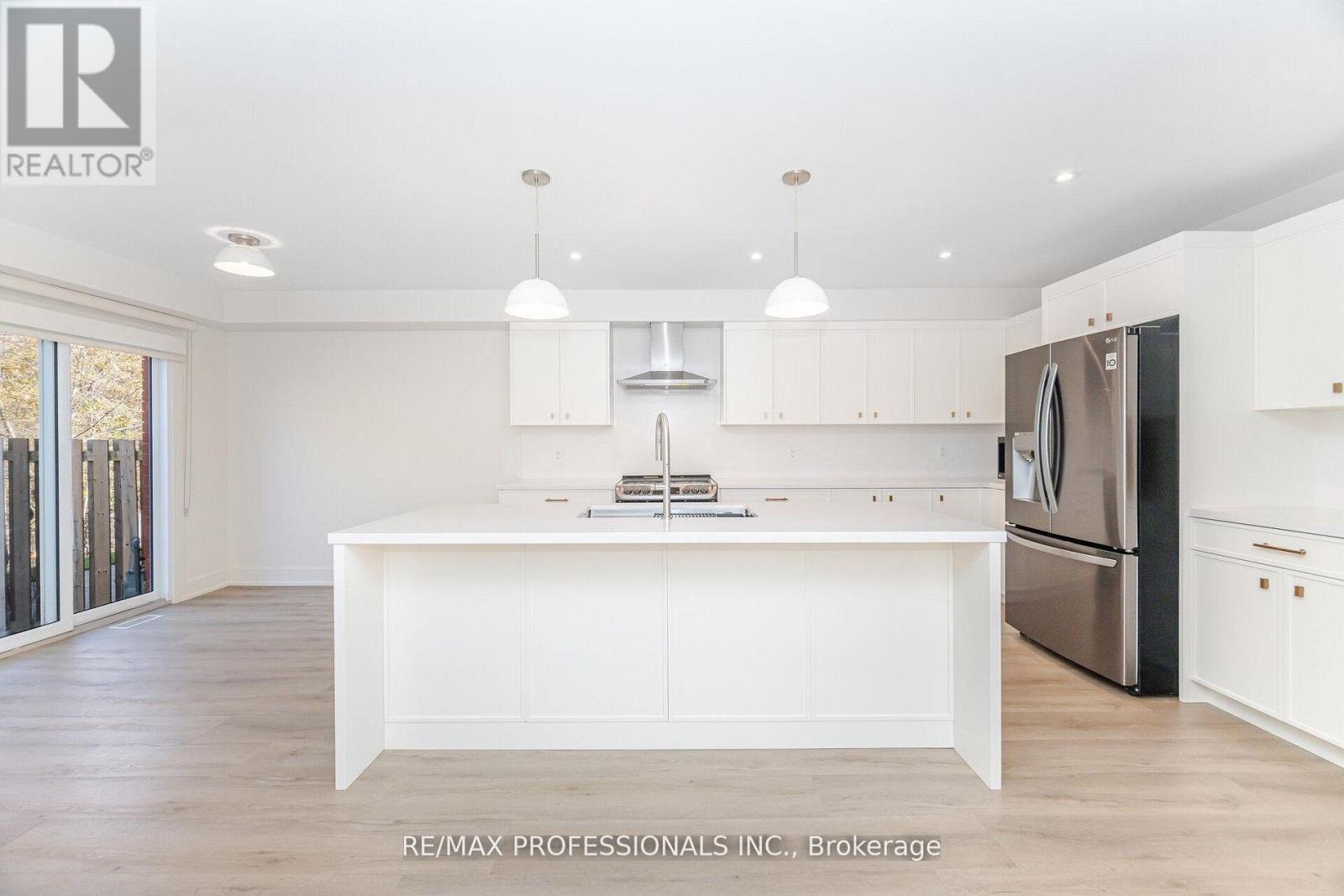 7 - 3115 New Street, Burlington, Ontario  L7N 3T4 - Photo 7 - W12799996