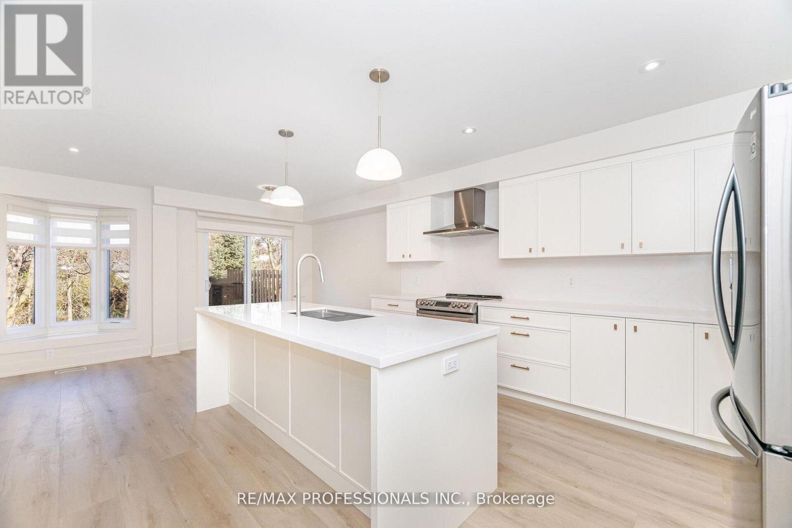 7 - 3115 New Street, Burlington, Ontario  L7N 3T4 - Photo 8 - W12799996