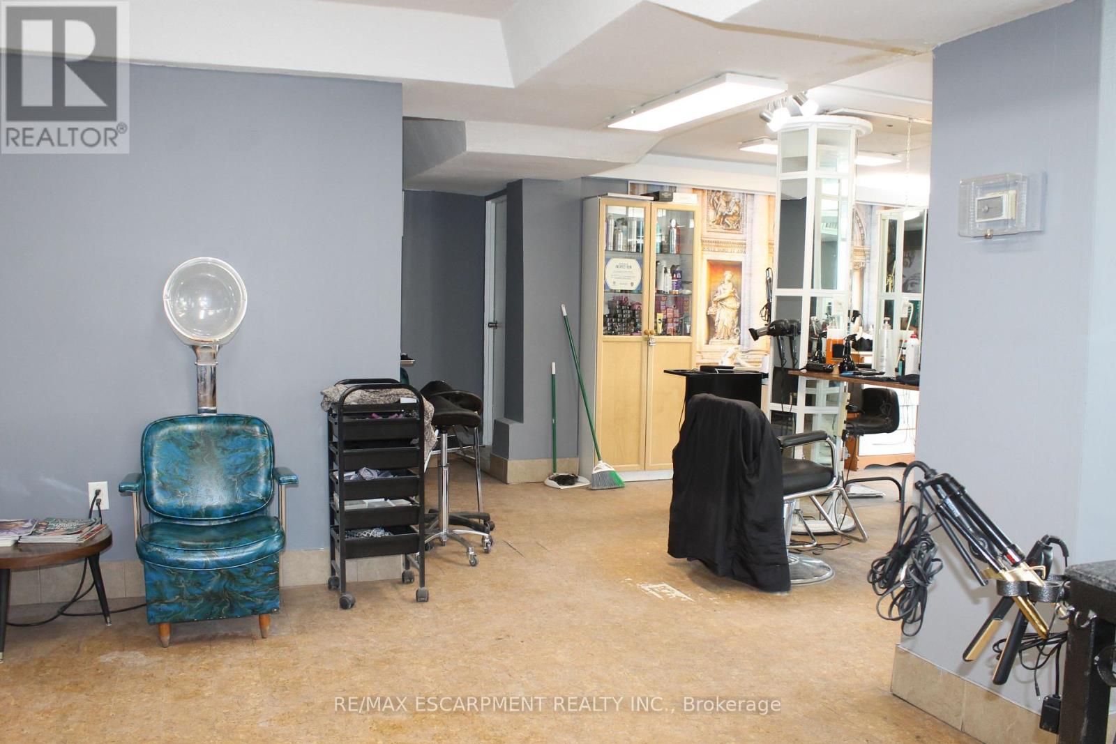 2328 King Street, Hamilton, Ontario  L8K 1X4 - Photo 25 - X12799920