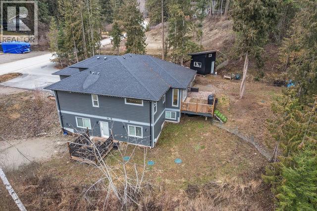 2449 Centennial Drive, Blind Bay, British Columbia  V0E 1H1 - Photo 2 - 10376221