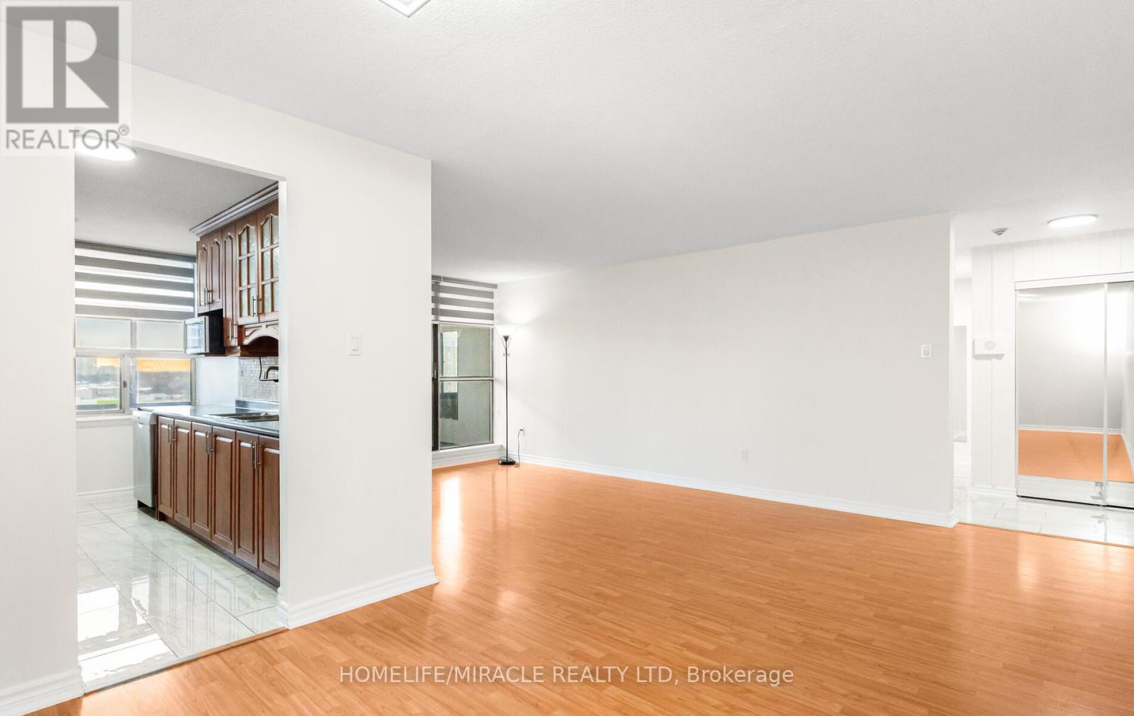 1102 - 15 Kensington Road, Brampton, Ontario  L6T 3W2 - Photo 9 - W12796696