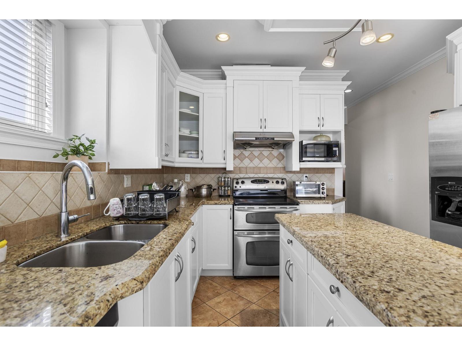 9416 Wallace Crescent, Surrey, British Columbia  V3V 1V6 - Photo 12 - R3089644