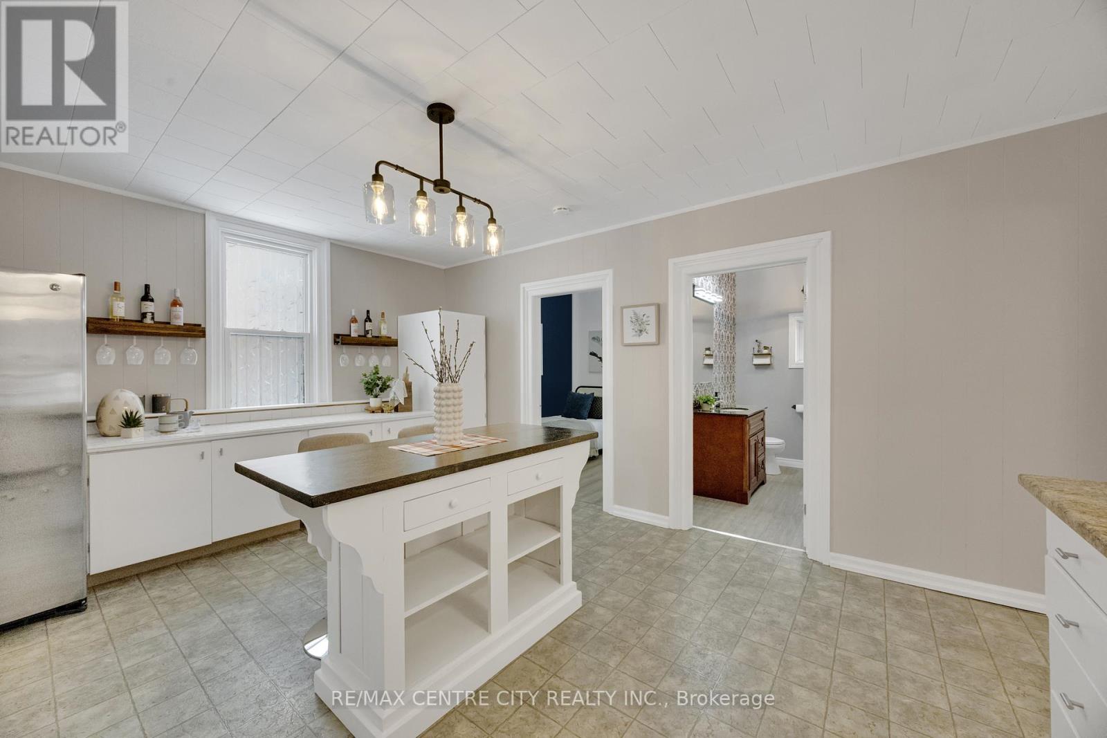 318 Carling Street, South Huron, Ontario  N0M 1S2 - Photo 23 - X12800032