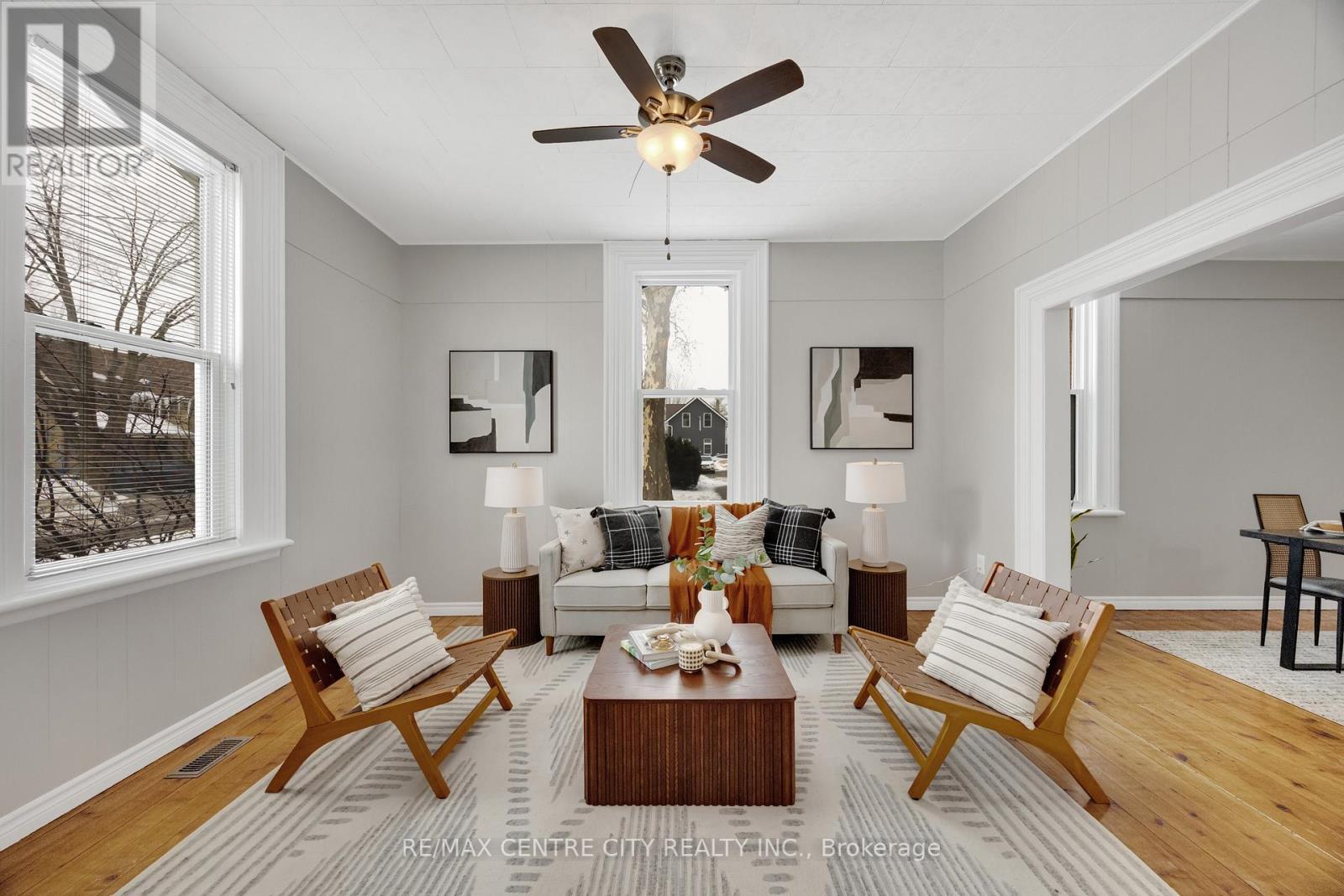 318 Carling Street, South Huron, Ontario  N0M 1S2 - Photo 4 - X12800032