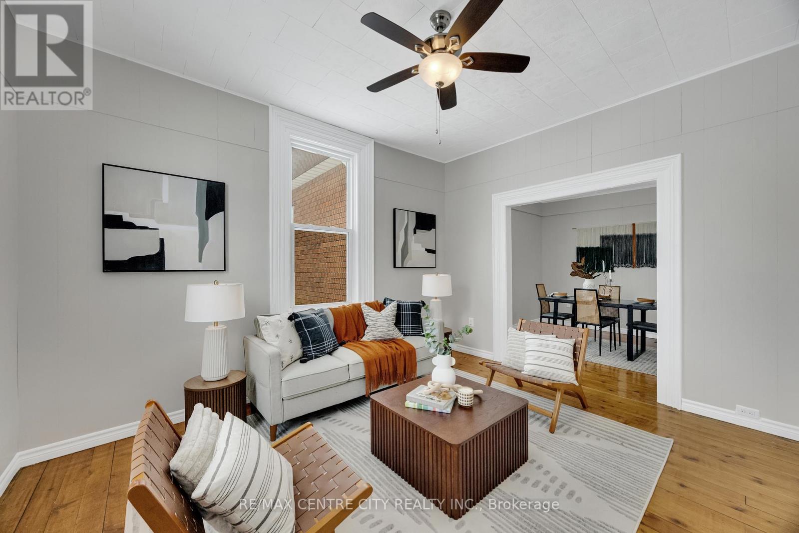 318 Carling Street, South Huron, Ontario  N0M 1S2 - Photo 5 - X12800032