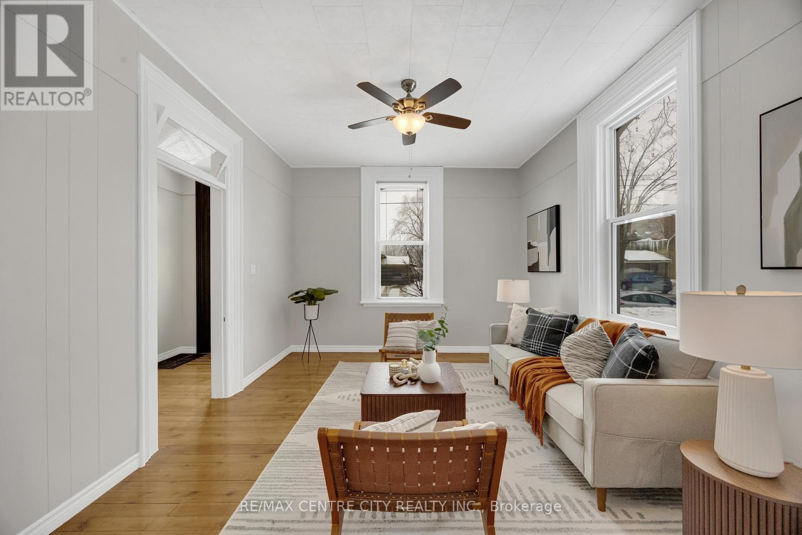 318 Carling Street, South Huron, Ontario  N0M 1S2 - Photo 8 - X12800032