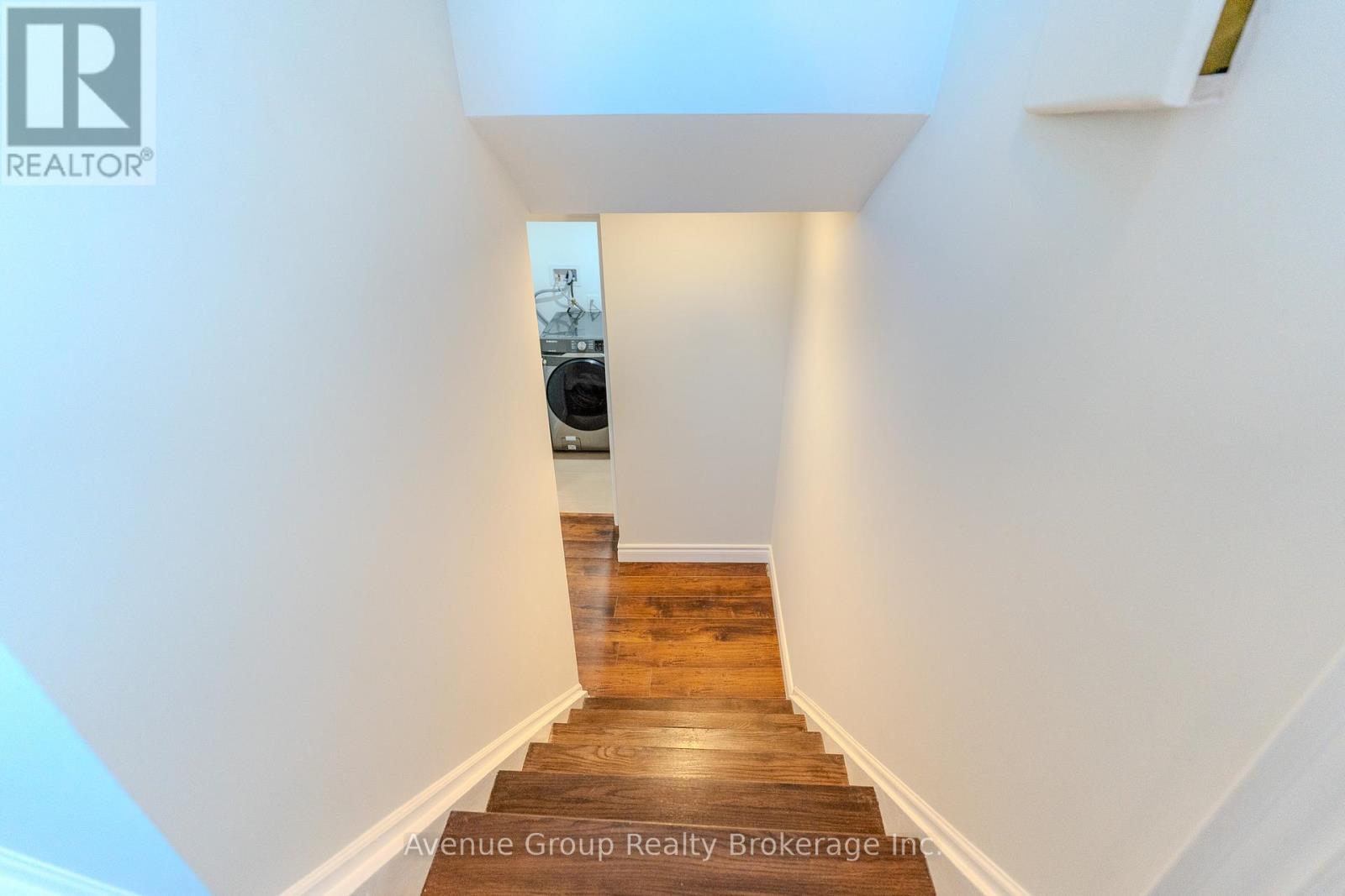 Upper - 306 Wenlock Avenue, Richmond Hill, Ontario  L4C 1M7 - Photo 12 - N12773740