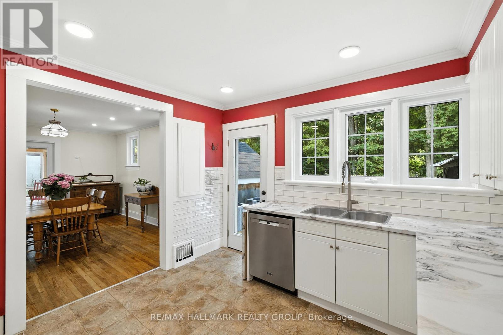 26 Mccready Street, Brockville, Ontario  K6V 5N3 - Photo 12 - X12463519