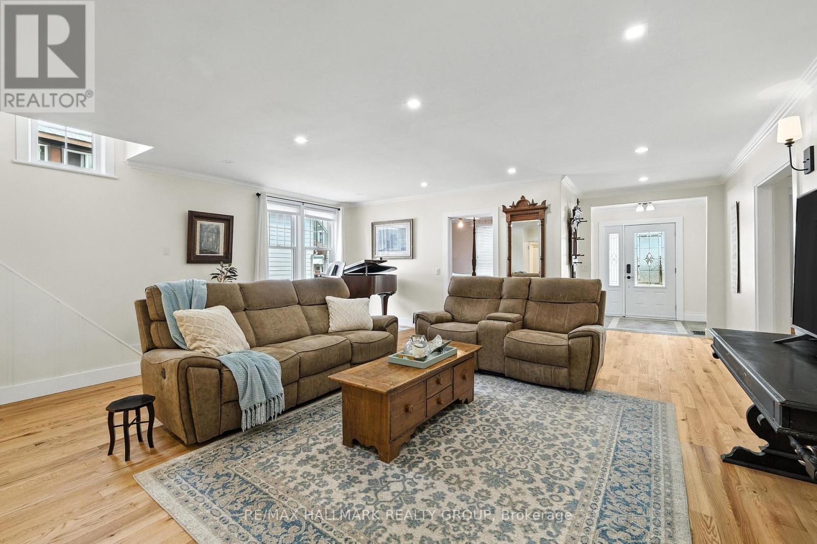 26 Mccready Street, Brockville, Ontario  K6V 5N3 - Photo 7 - X12463519