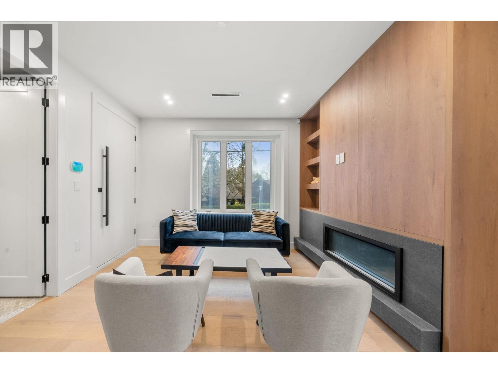 3483 ADANAC STREET, Vancouver, British Columbia