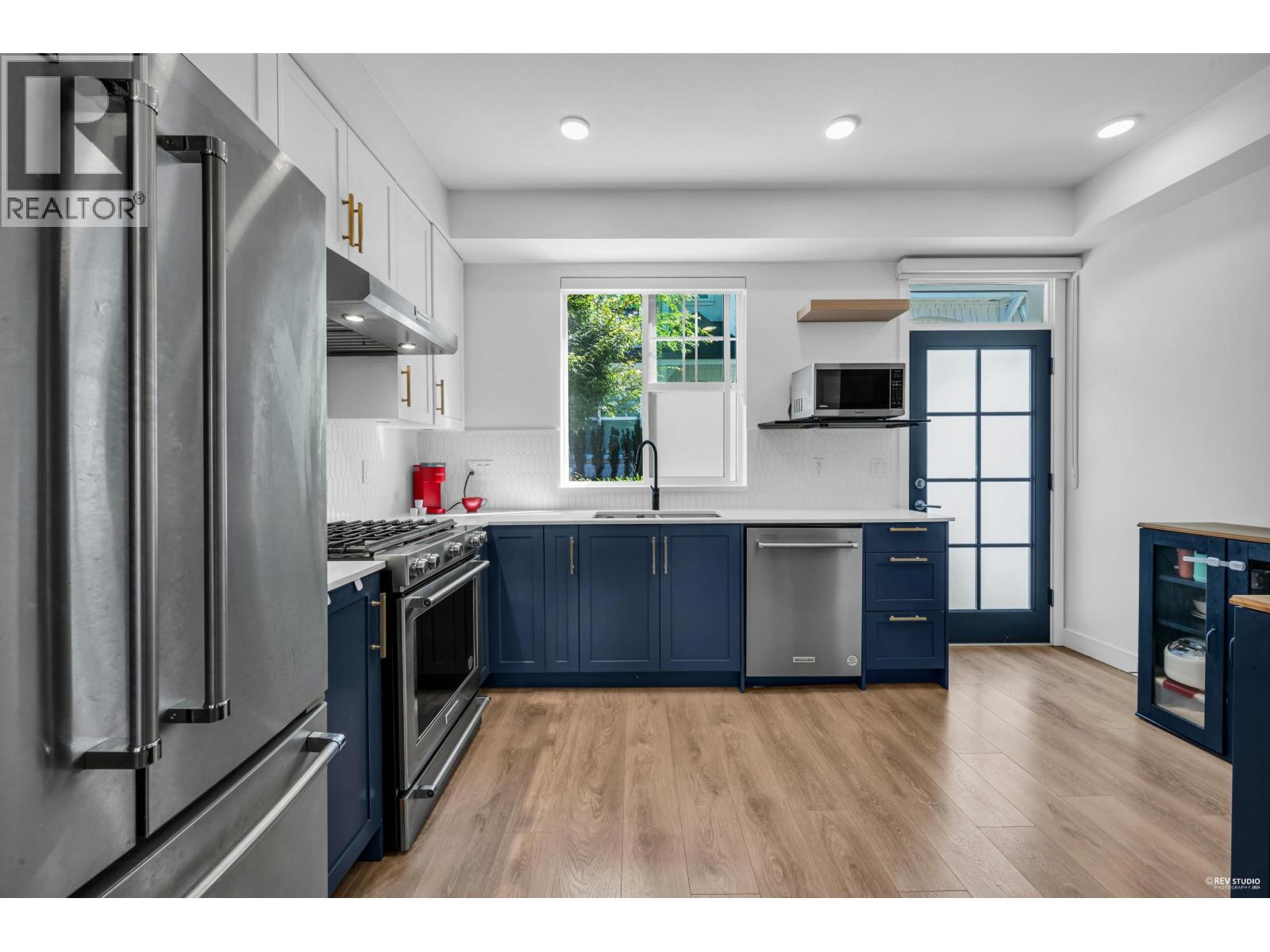 103 707 Robinson Street, Coquitlam, British Columbia  V3J 0M9 - Photo 3 - R3091356