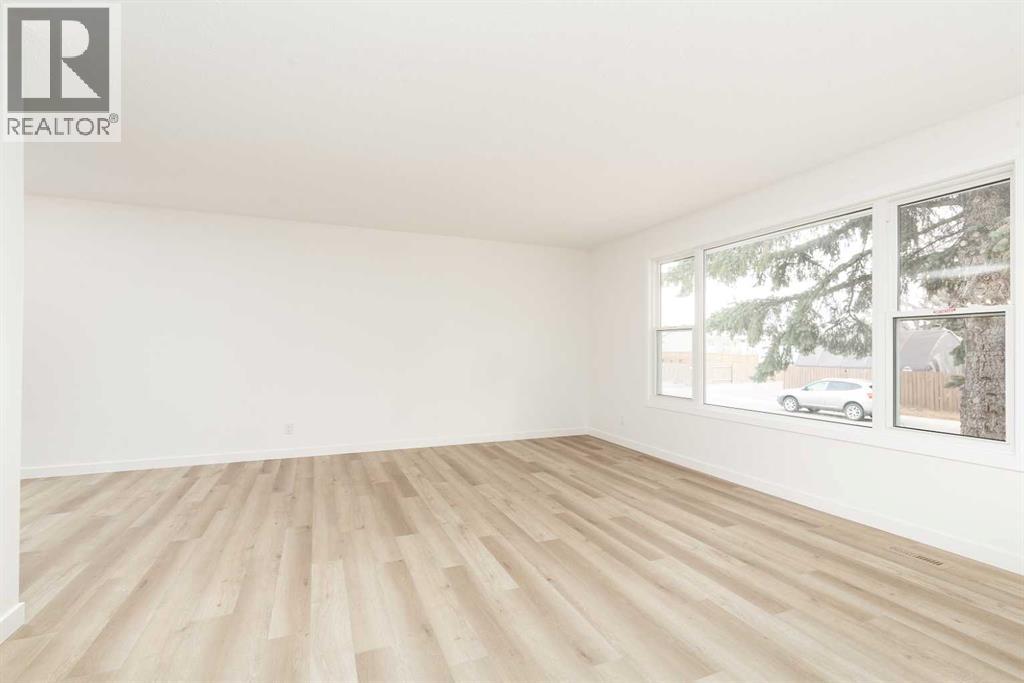 2302 16 Street N, Lethbridge, Alberta  T1H 4P4 - Photo 5 - A2285672