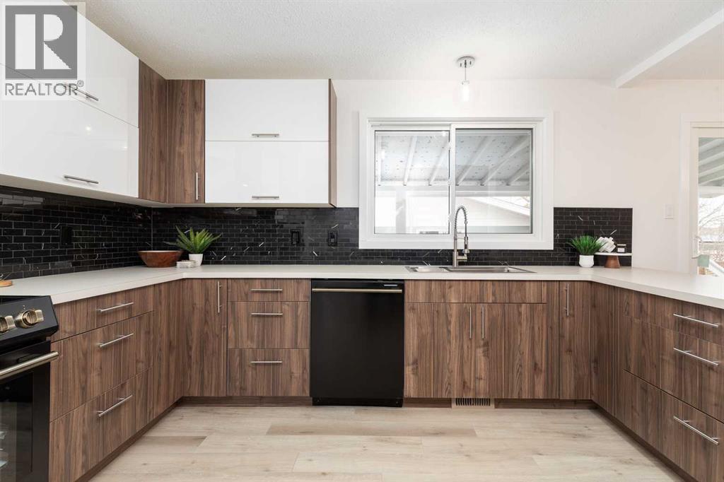 2302 16 Street N, Lethbridge, Alberta  T1H 4P4 - Photo 9 - A2285672