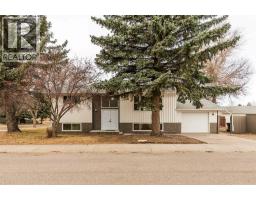 2302 16 Street N, Lethbridge, Alberta