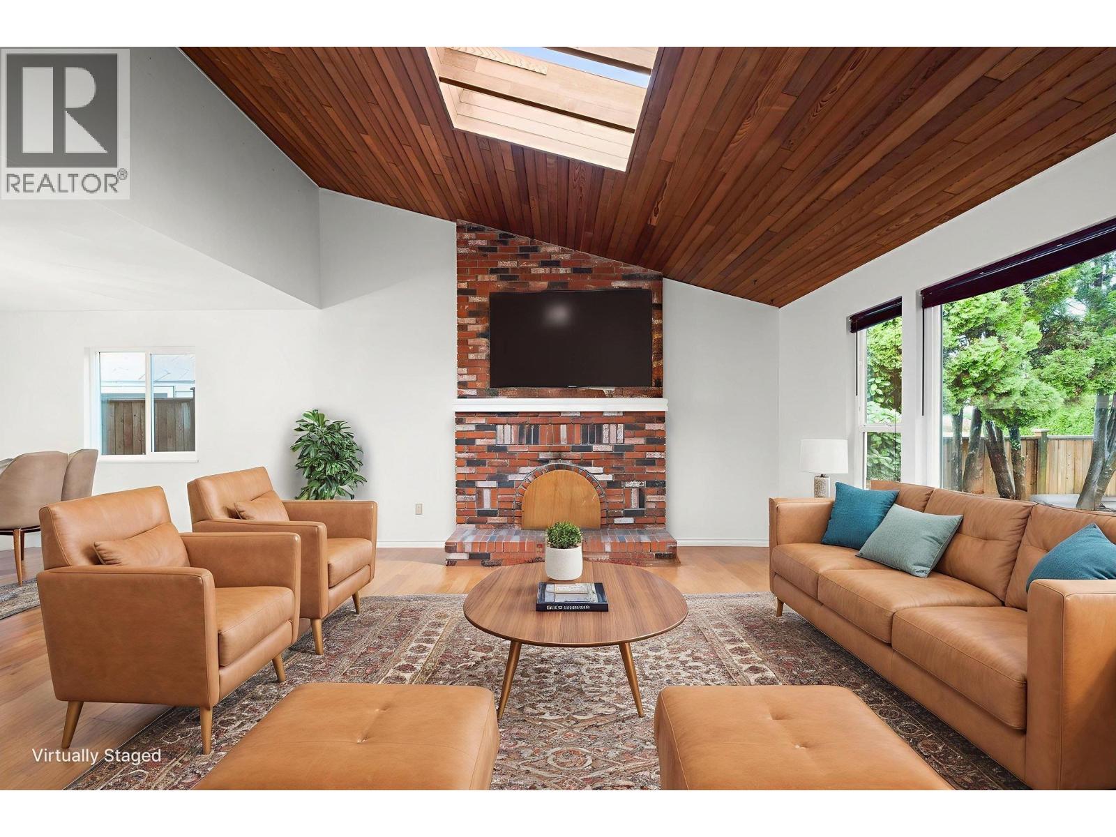 1140 LANSDOWNE DRIVE, Coquitlam, British Columbia