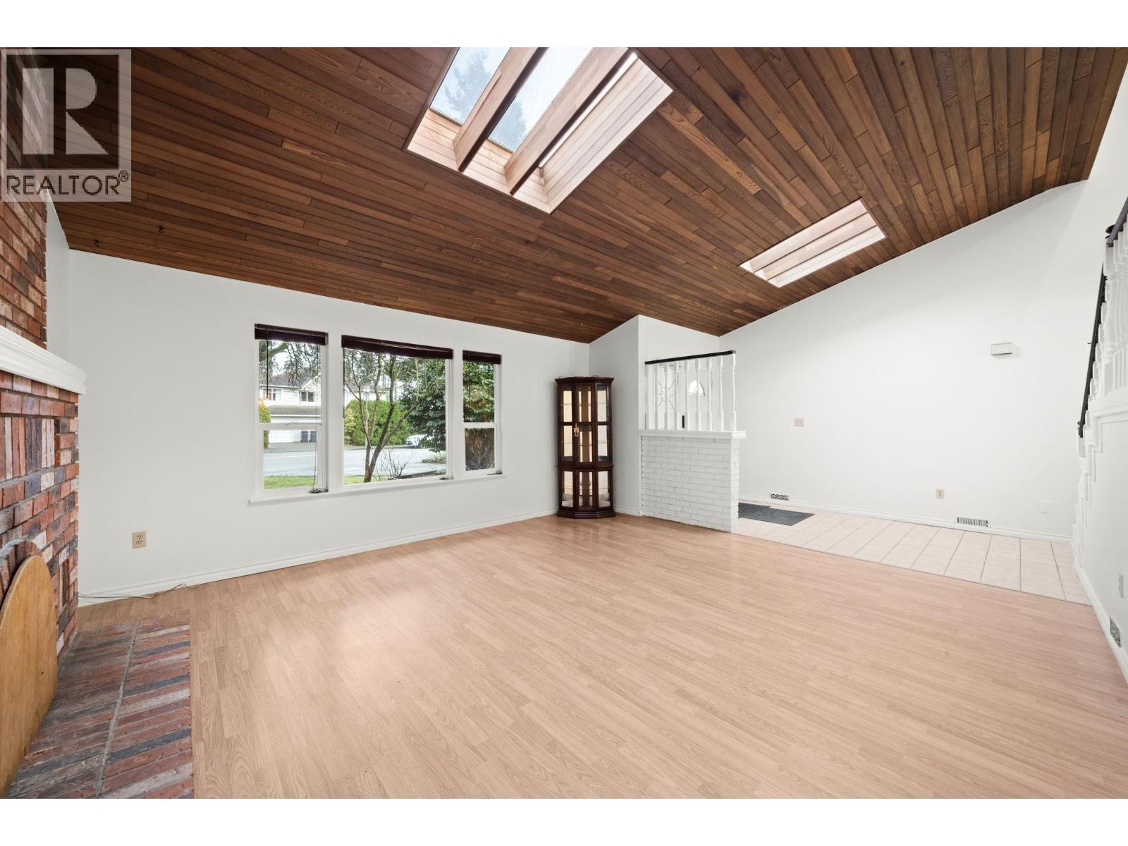 1140 Lansdowne Drive, Coquitlam, British Columbia  V3B 5R3 - Photo 8 - R3091364