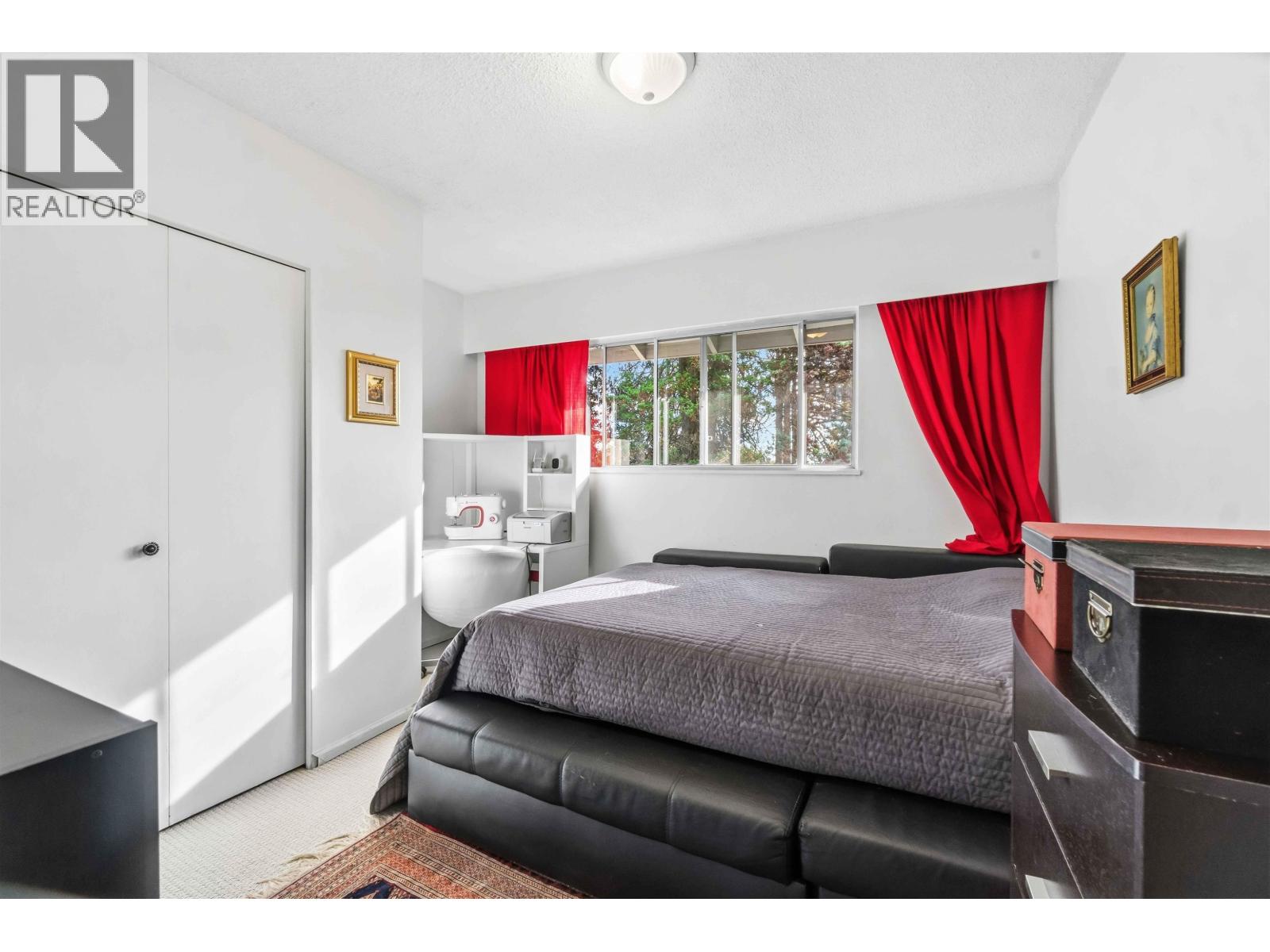 552 W 29th Street, North Vancouver, British Columbia  V7N 2K1 - Photo 11 - R3091383