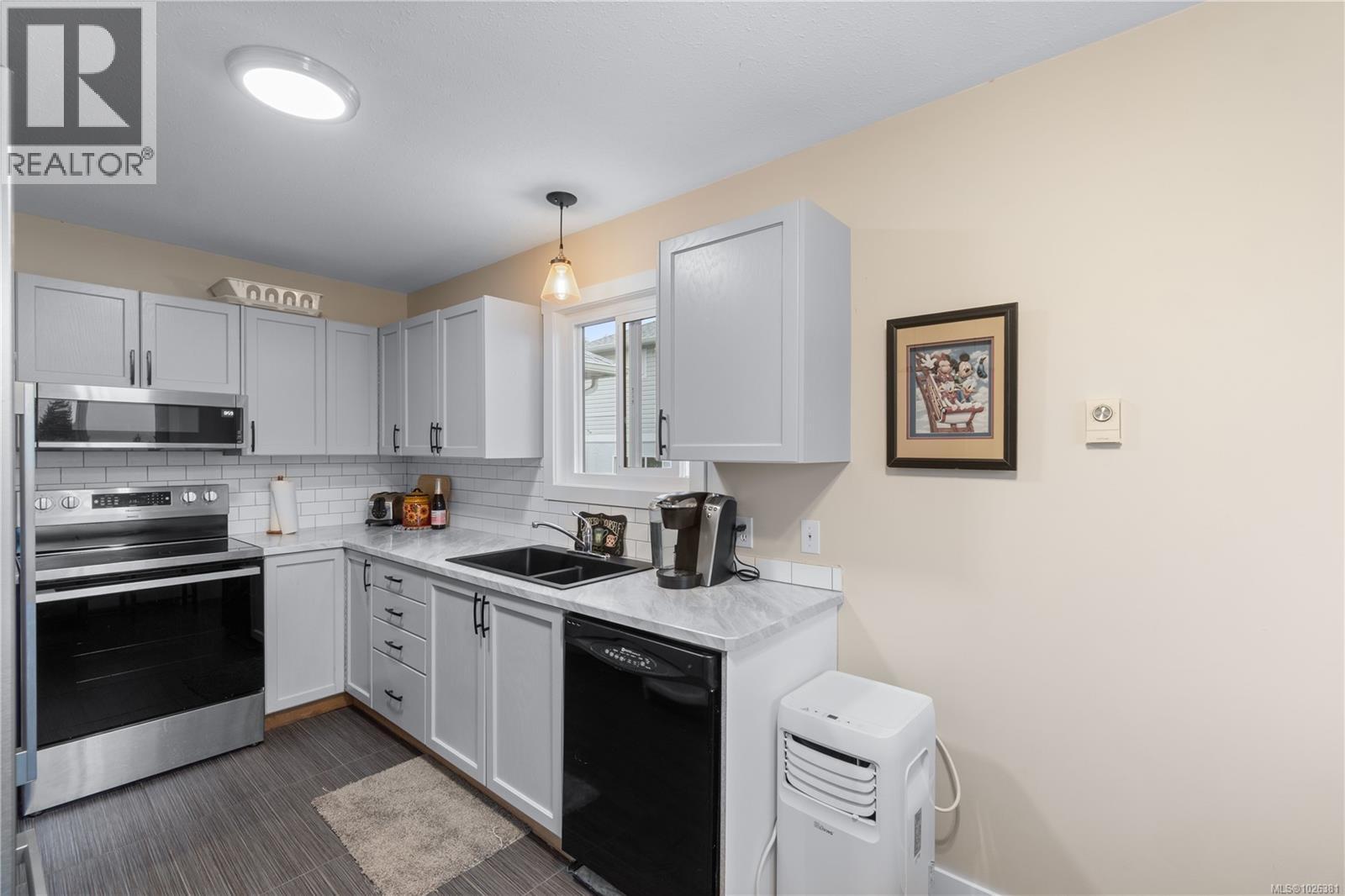 368 Petroglyph Cres, Nanaimo, British Columbia  V9R 5K1 - Photo 4 - 1026381