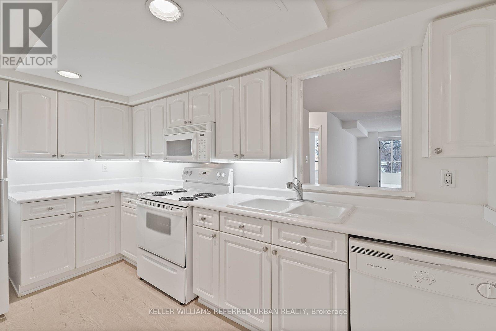 404 - 10 Tichester Road, Toronto, Ontario  M5P 3M4 - Photo 8 - C12800028