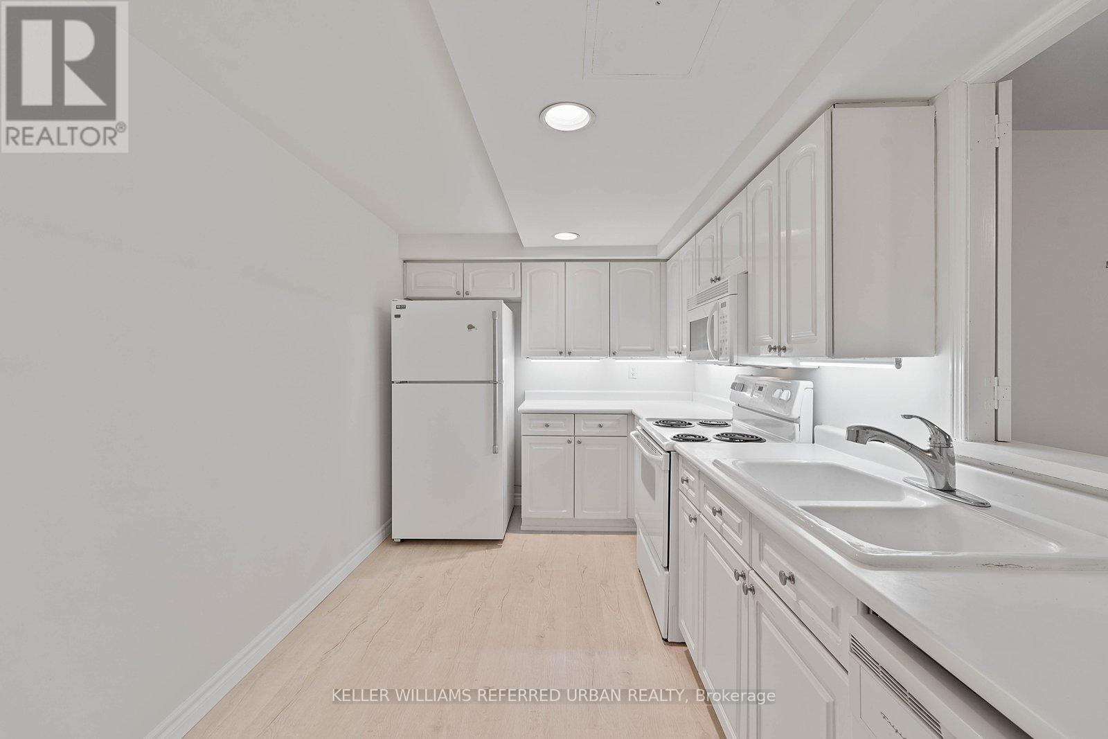 404 - 10 Tichester Road, Toronto, Ontario  M5P 3M4 - Photo 9 - C12800028