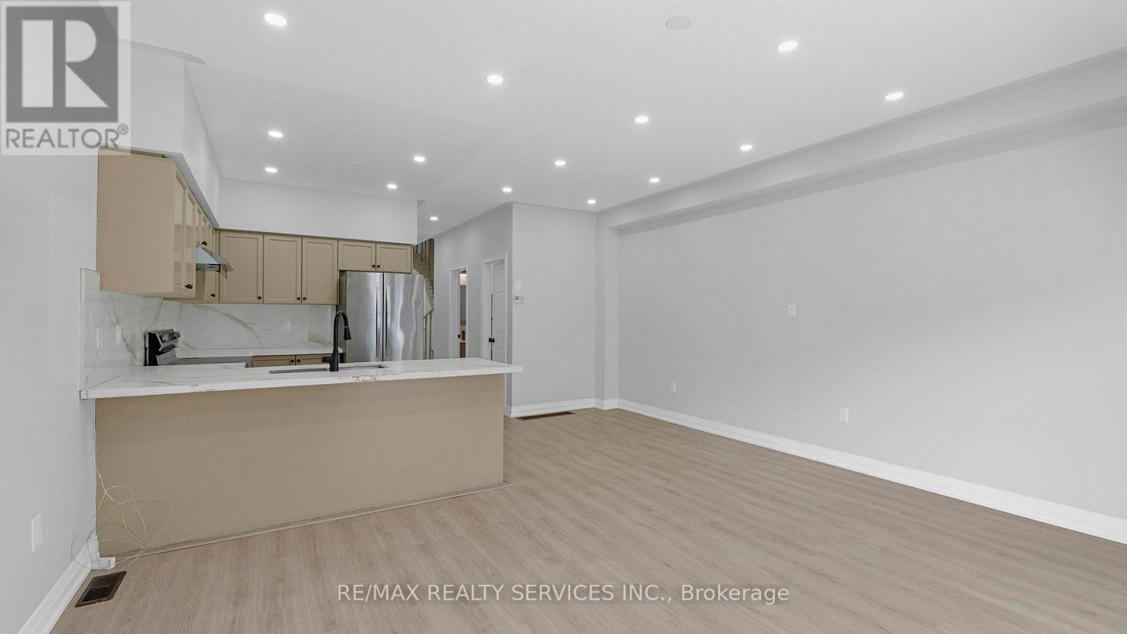 107 Frenchpark Circle, Brampton (Credit Valley), Ontario  L6X 0Y5 - Photo 10 - W12769720