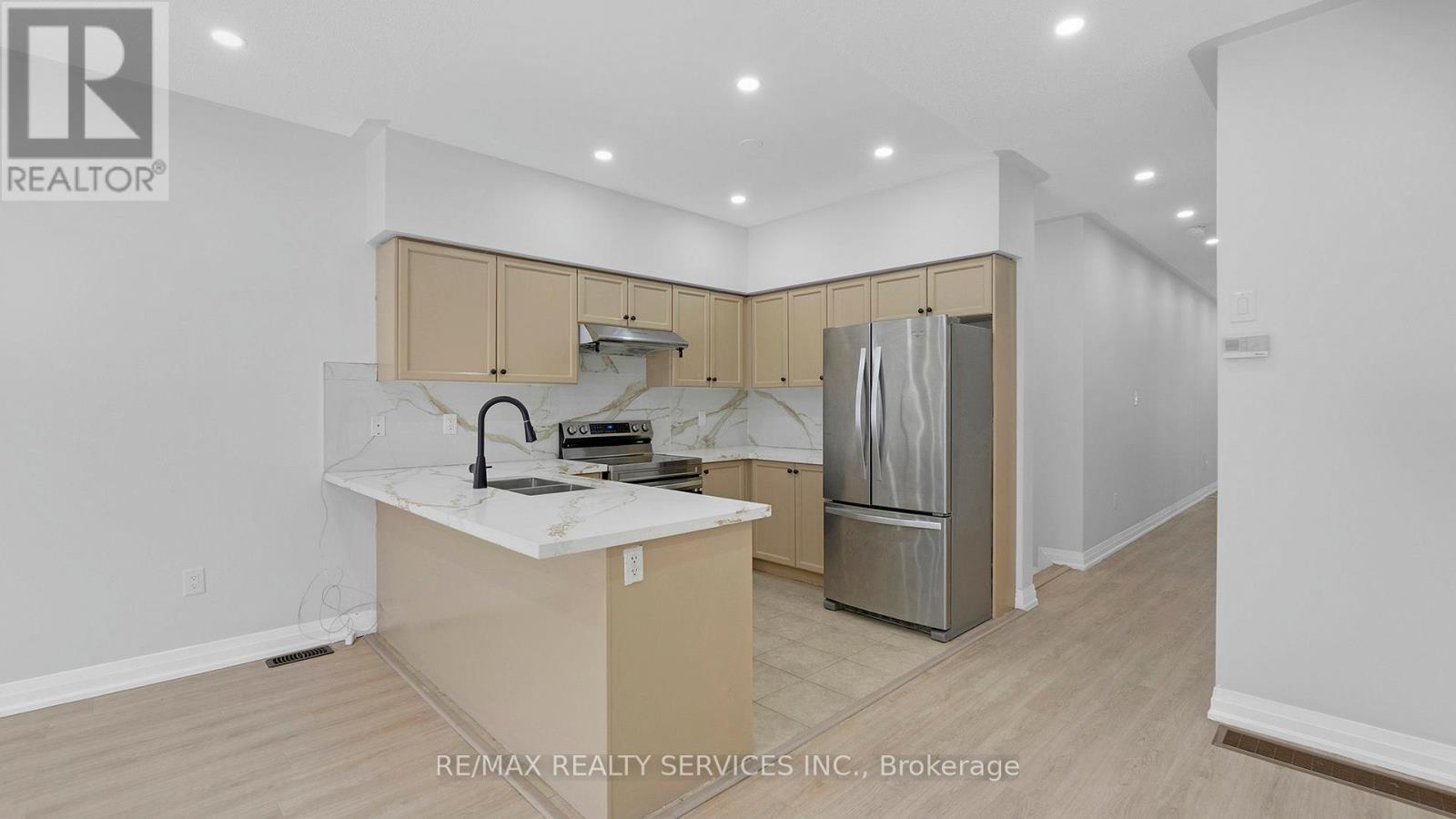 107 Frenchpark Circle, Brampton (Credit Valley), Ontario  L6X 0Y5 - Photo 11 - W12769720