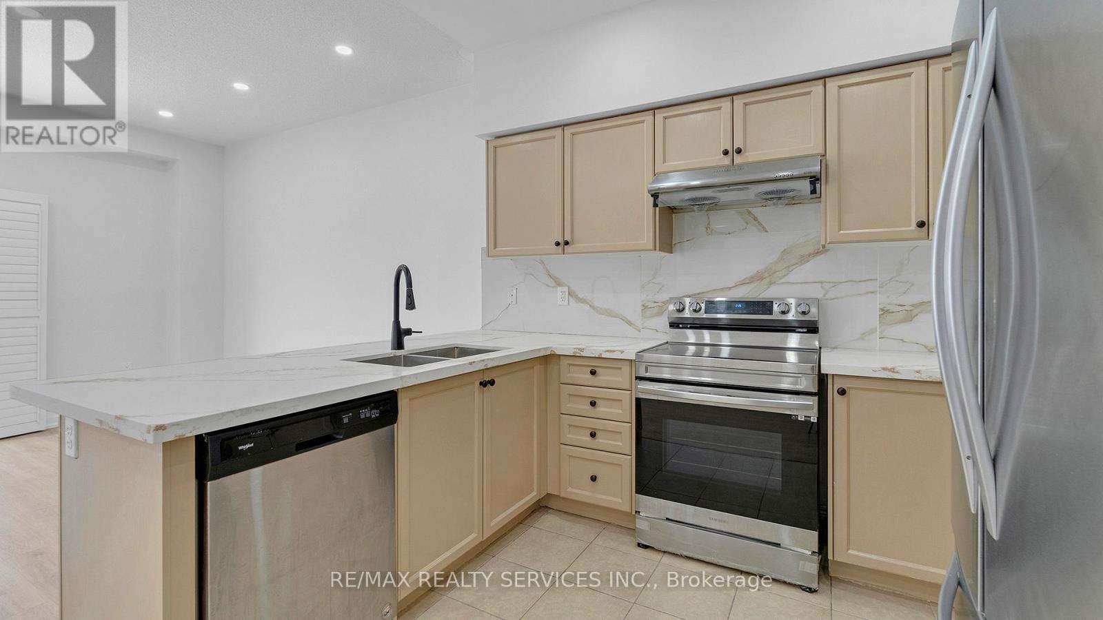 107 Frenchpark Circle, Brampton (Credit Valley), Ontario  L6X 0Y5 - Photo 14 - W12769720