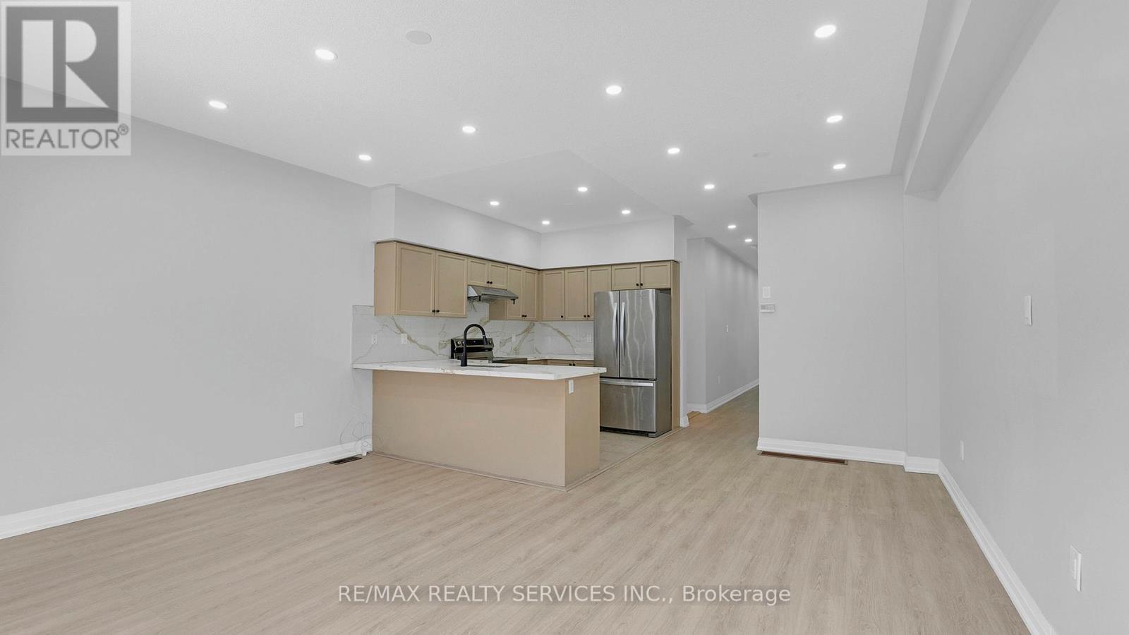 107 Frenchpark Circle, Brampton (Credit Valley), Ontario  L6X 0Y5 - Photo 9 - W12769720