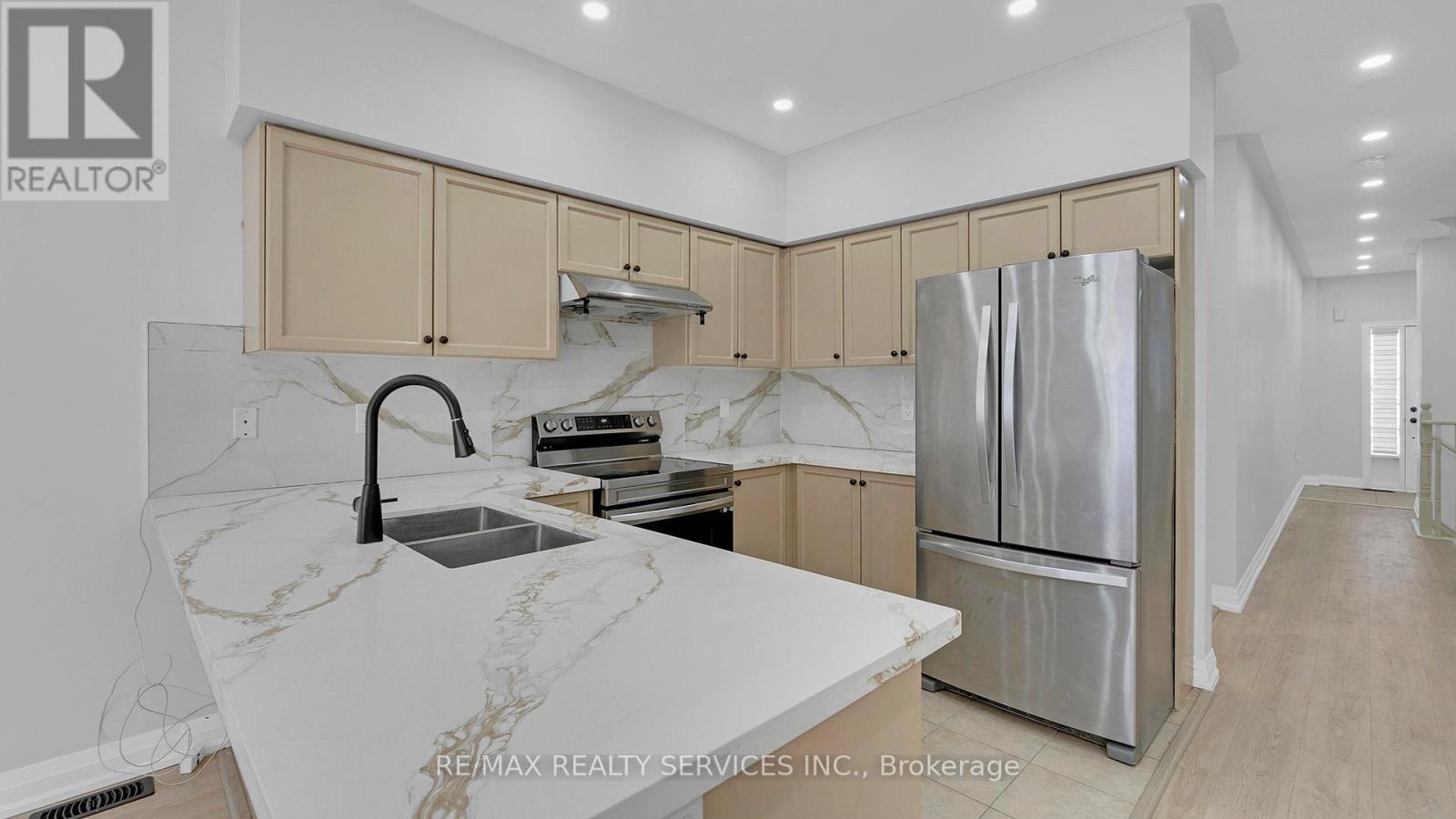 107 Frenchpark Circle, Brampton, Ontario  L6X 0Y5 - Photo 13 - W12778780