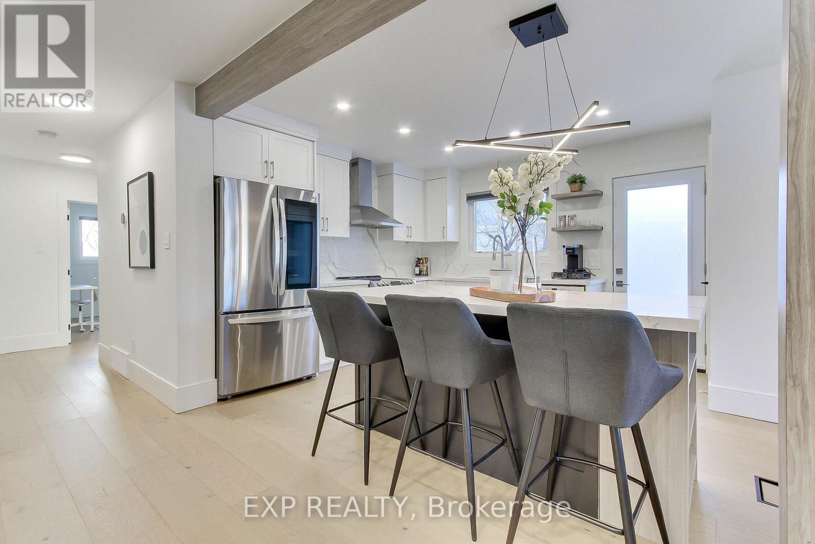 1070 Franconia Drive, Mississauga, Ontario  L4Y 2L7 - Photo 15 - W12800046