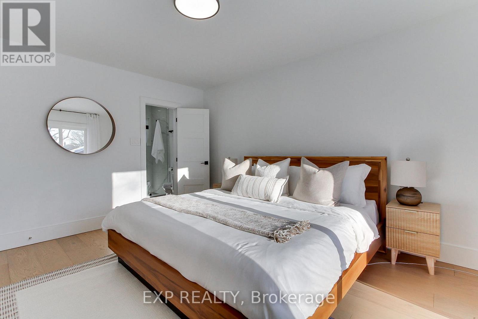 1070 Franconia Drive, Mississauga, Ontario  L4Y 2L7 - Photo 23 - W12800046