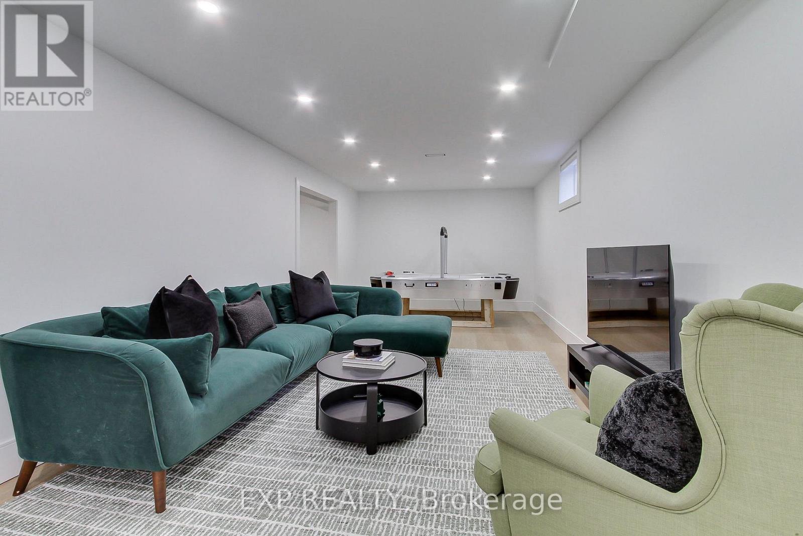 1070 Franconia Drive, Mississauga, Ontario  L4Y 2L7 - Photo 37 - W12800046