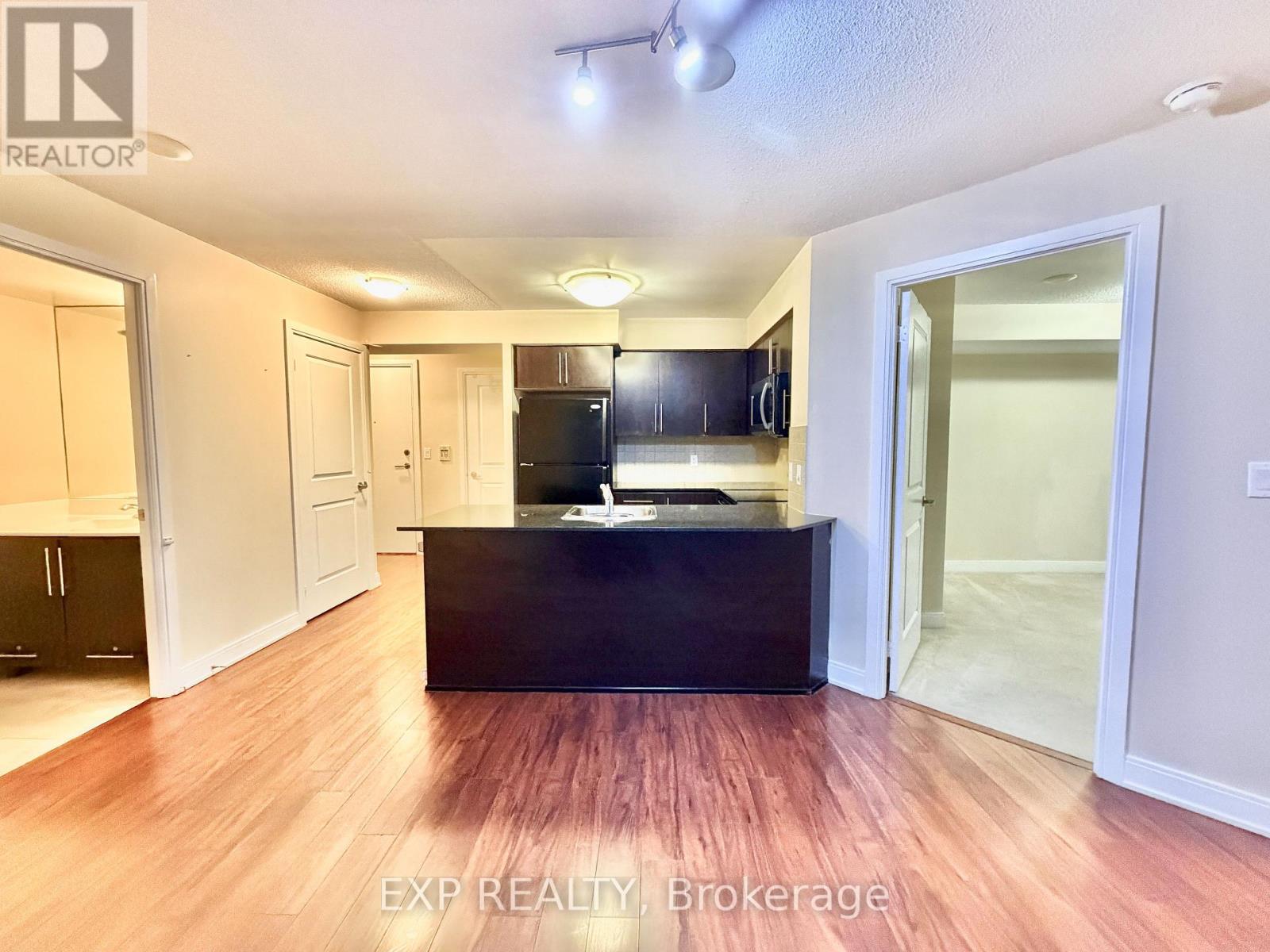 802 - 330 Burnhamthorpe Road W, Mississauga, Ontario  L5B 3Y5 - Photo 10 - W12800064