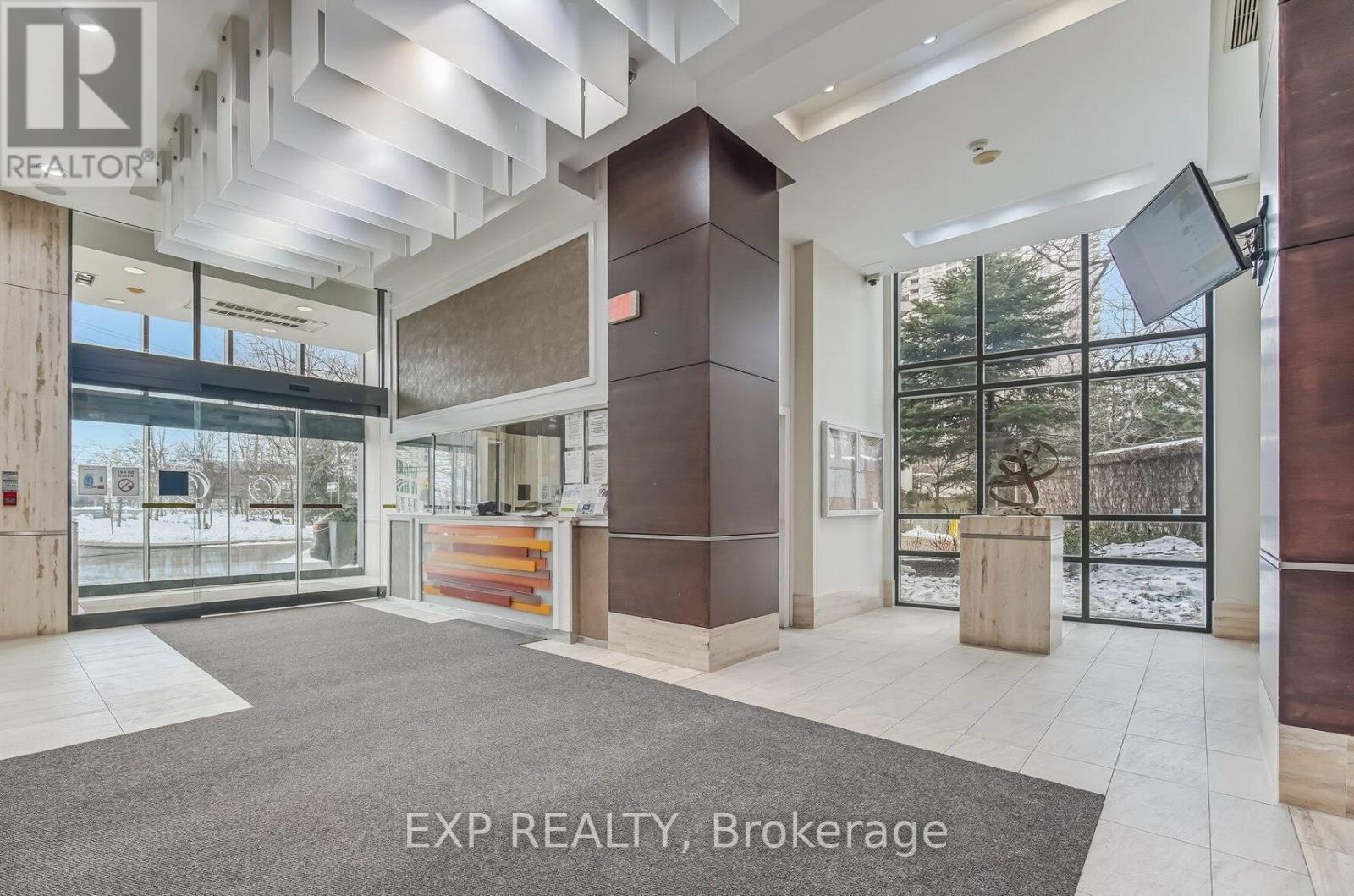 802 - 330 Burnhamthorpe Road W, Mississauga, Ontario  L5B 3Y5 - Photo 2 - W12800064