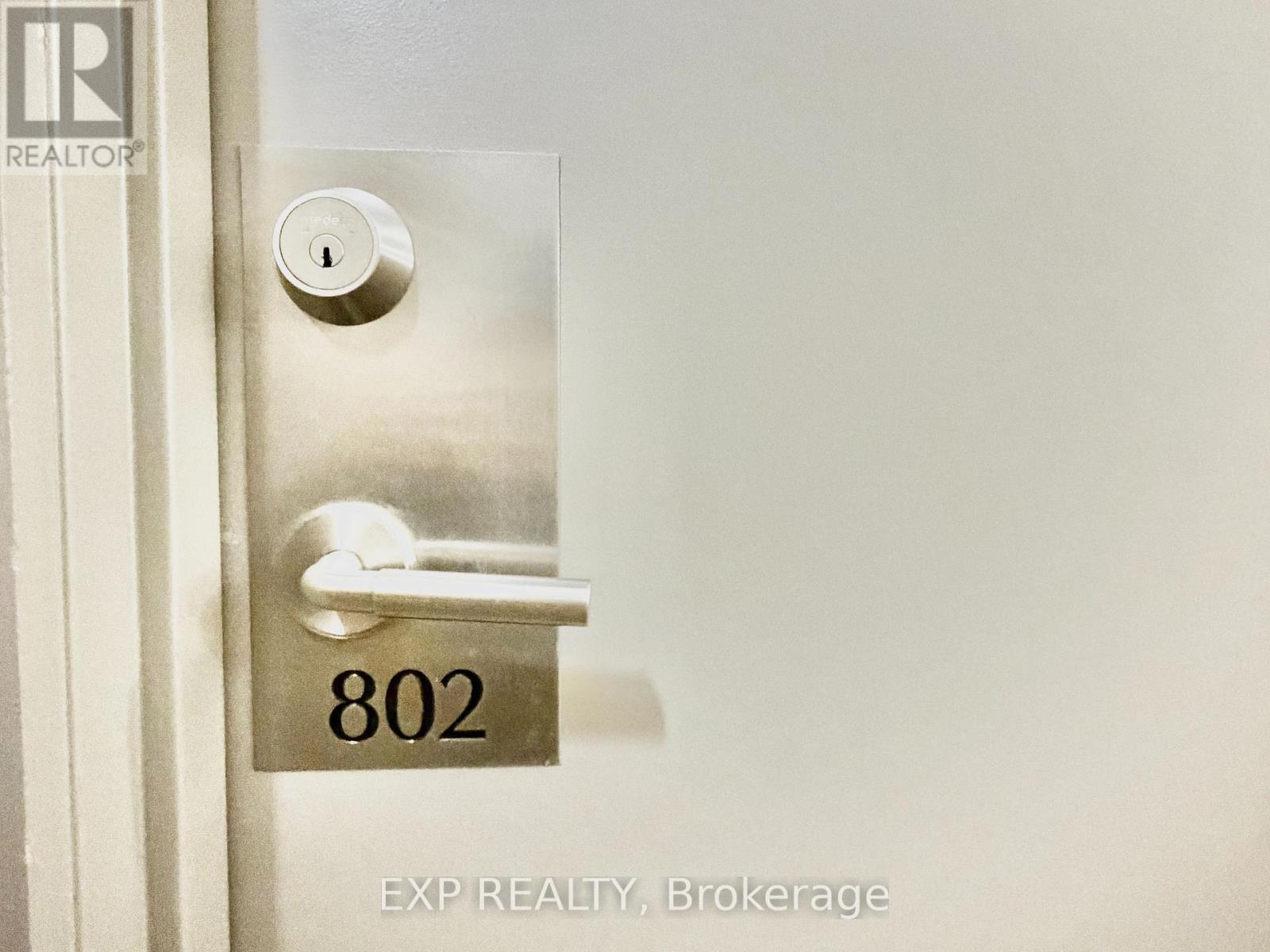 802 - 330 Burnhamthorpe Road W, Mississauga, Ontario  L5B 3Y5 - Photo 5 - W12800064