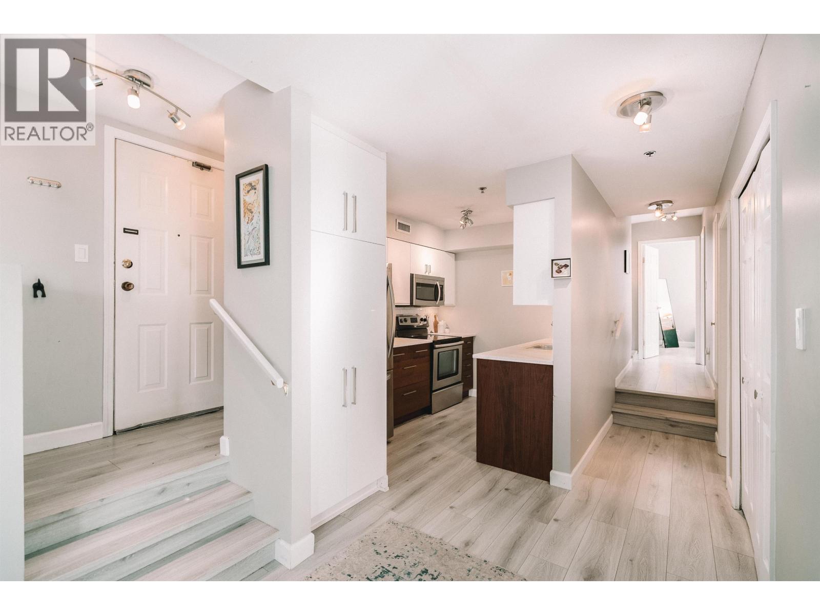 102 1516 E 1st Avenue, Vancouver, British Columbia  V5N 1A5 - Photo 1 - R3090652