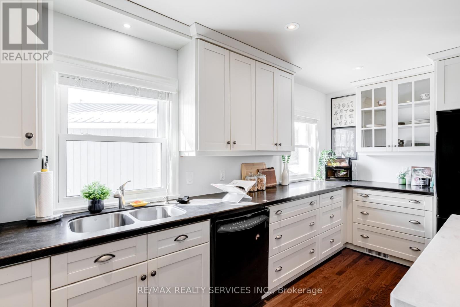 47746 Southdale Line, Central Elgin, Ontario  N5P 3S6 - Photo 6 - X12799892