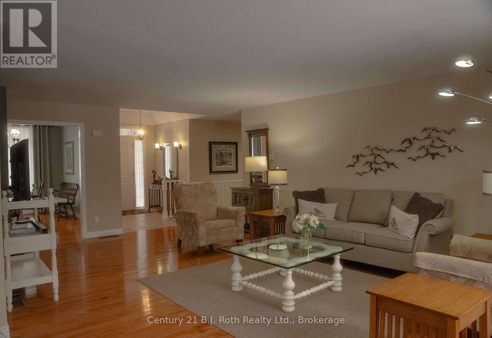 3837 Jenn Lynn Court, Severn (Marchmont), Ontario  L3V 0V6 - Photo 10 - S12800120