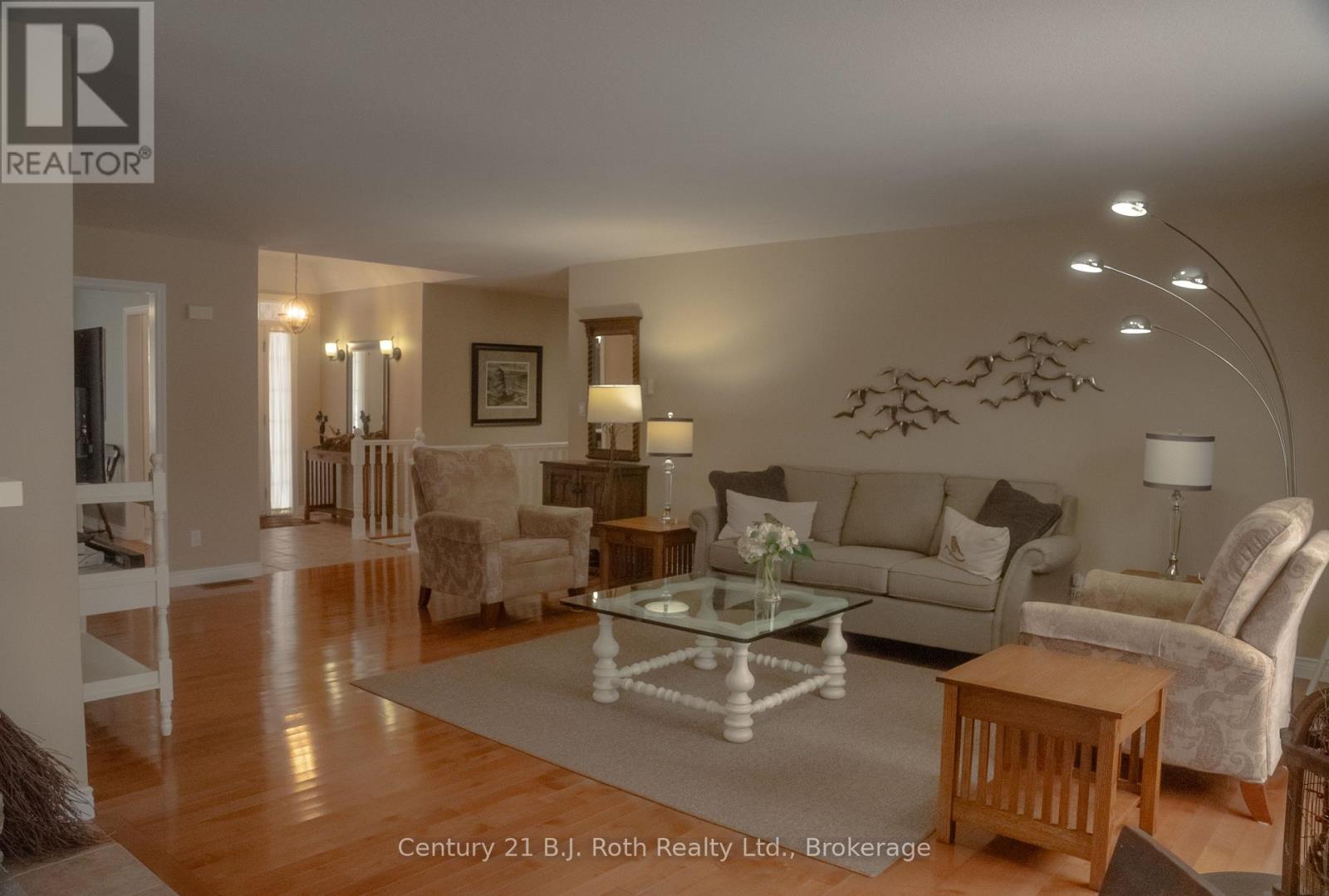 3837 Jenn Lynn Court, Severn (Marchmont), Ontario  L3V 0V6 - Photo 11 - S12800120