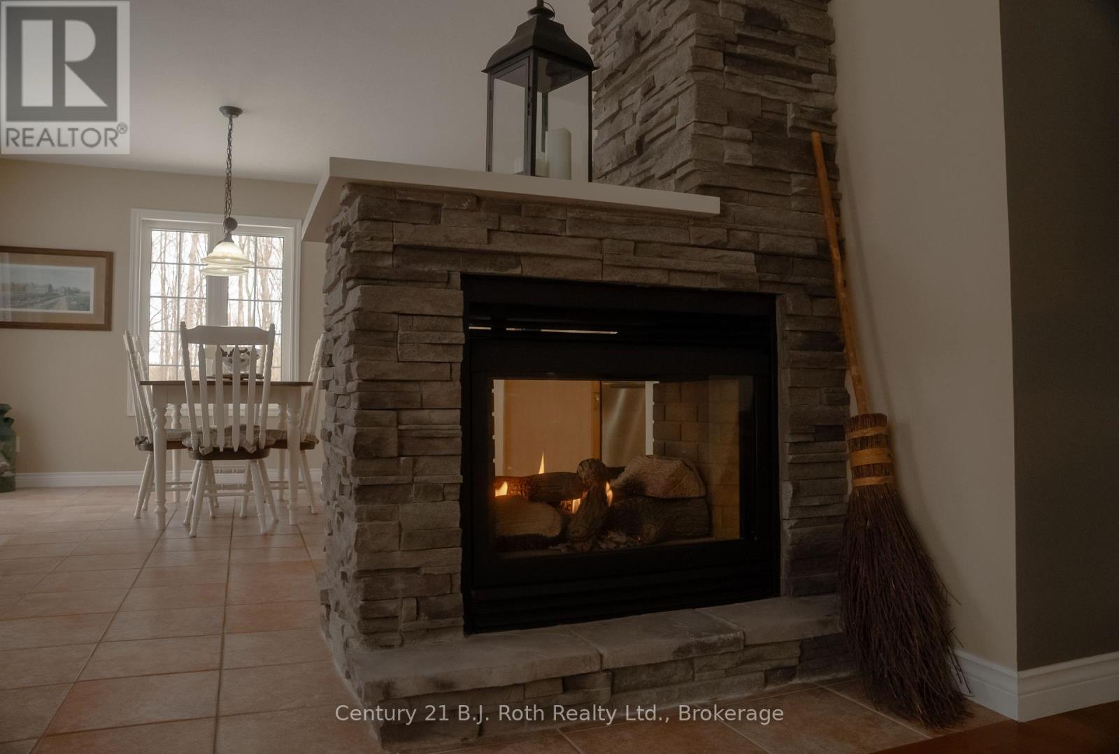 3837 Jenn Lynn Court, Severn (Marchmont), Ontario  L3V 0V6 - Photo 13 - S12800120