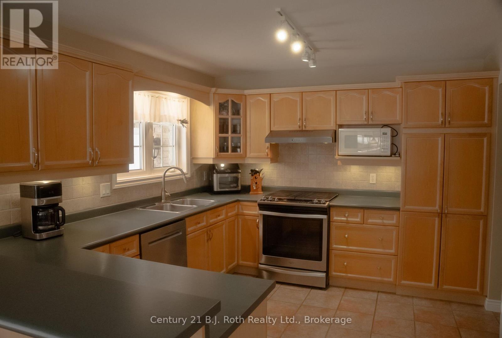 3837 Jenn Lynn Court, Severn (Marchmont), Ontario  L3V 0V6 - Photo 18 - S12800120