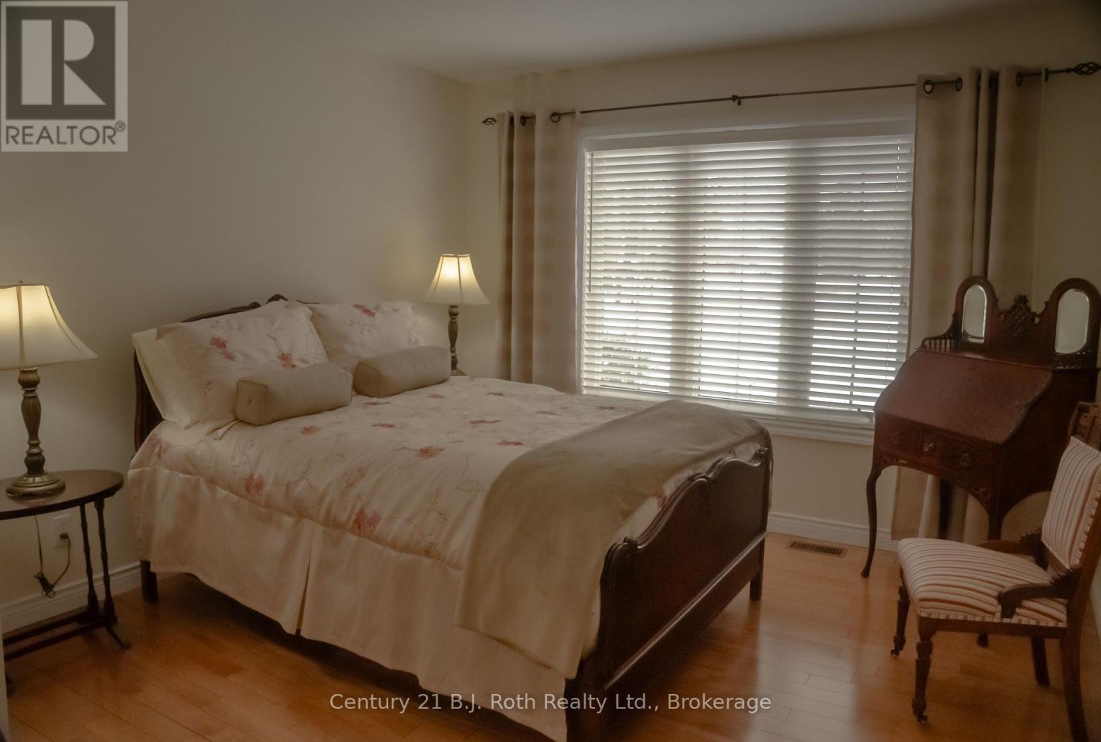 3837 Jenn Lynn Court, Severn (Marchmont), Ontario  L3V 0V6 - Photo 28 - S12800120