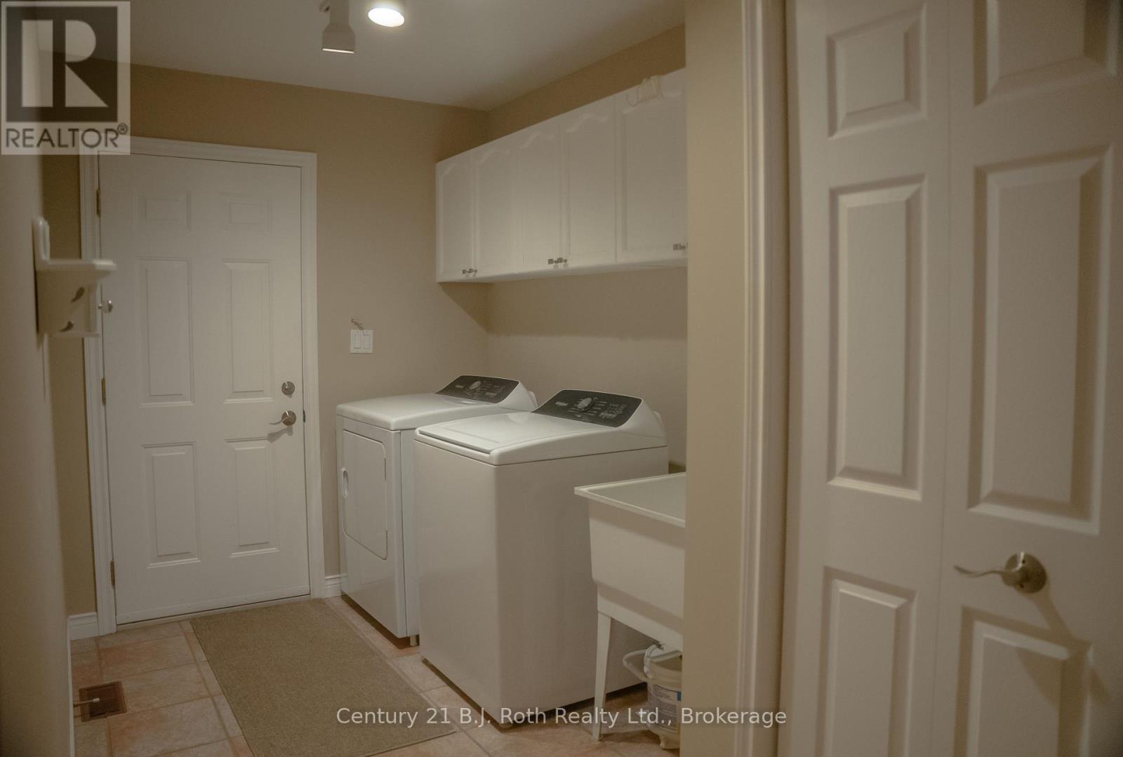 3837 Jenn Lynn Court, Severn (Marchmont), Ontario  L3V 0V6 - Photo 30 - S12800120