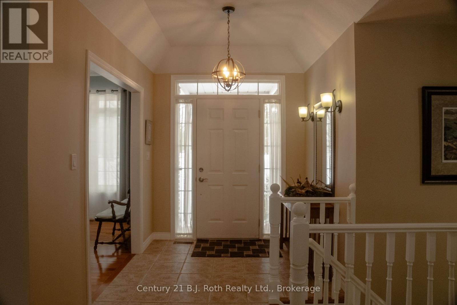 3837 Jenn Lynn Court, Severn (Marchmont), Ontario  L3V 0V6 - Photo 8 - S12800120